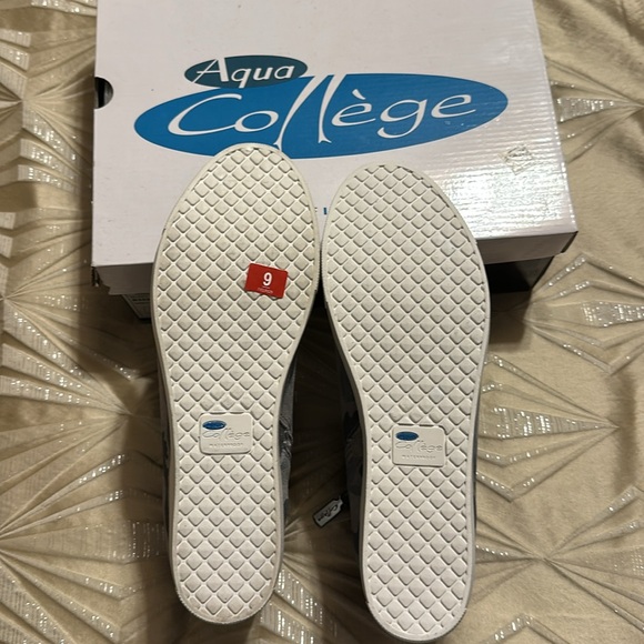 Aqua College Waterproof sneaker bootie - Picture 5 of 6